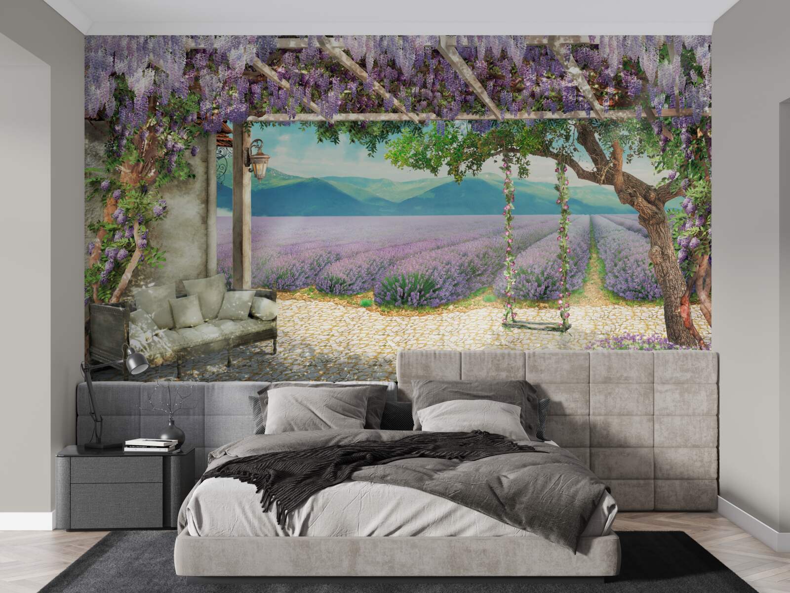 Fotobehang naast het lavendelveld staat een schommel