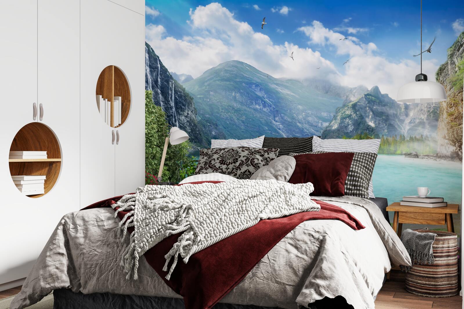 Fotobehang boot op een meer in de bergen