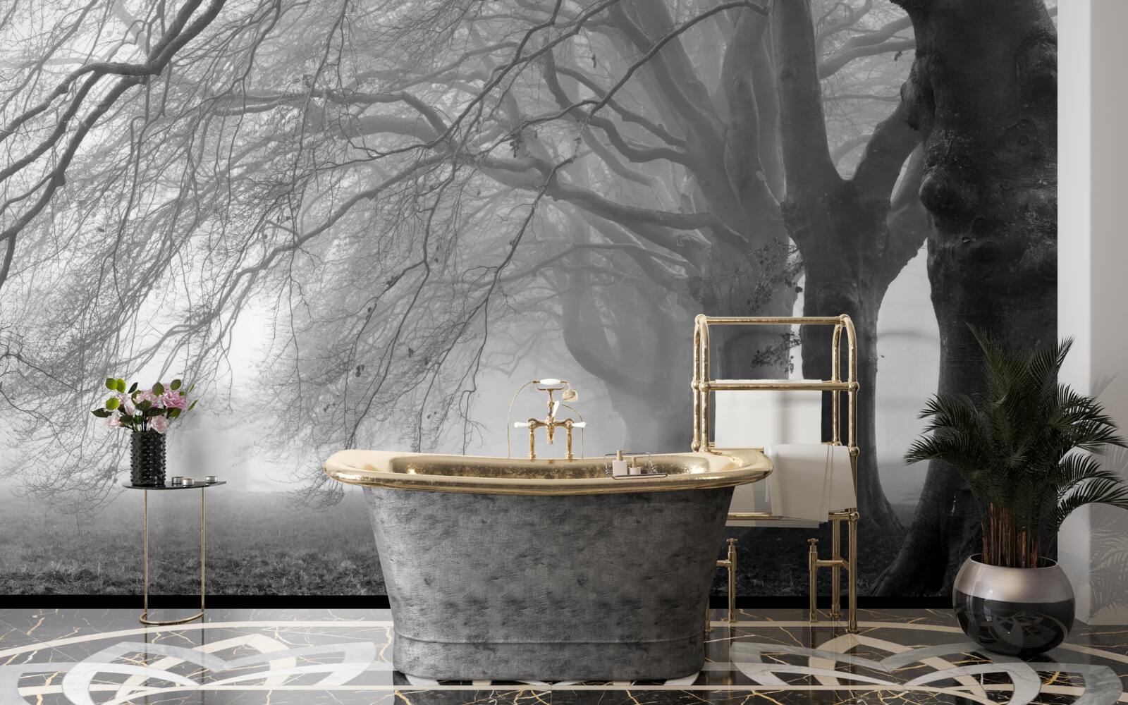 Fotobehang mistig bos bedekt met bomen