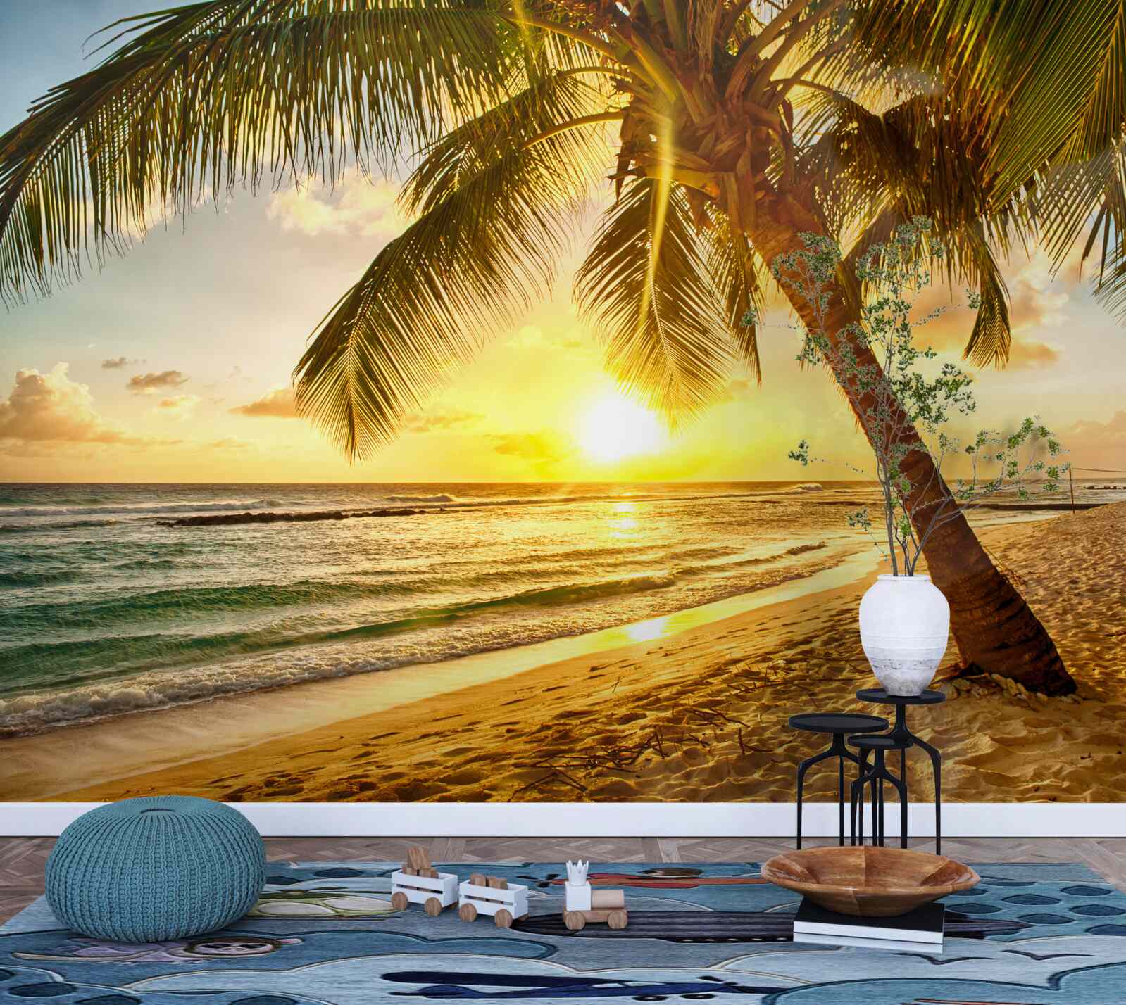 Fotobehang de zon gaat onder aan de horizon van de oceaan en verlicht de palmbomen