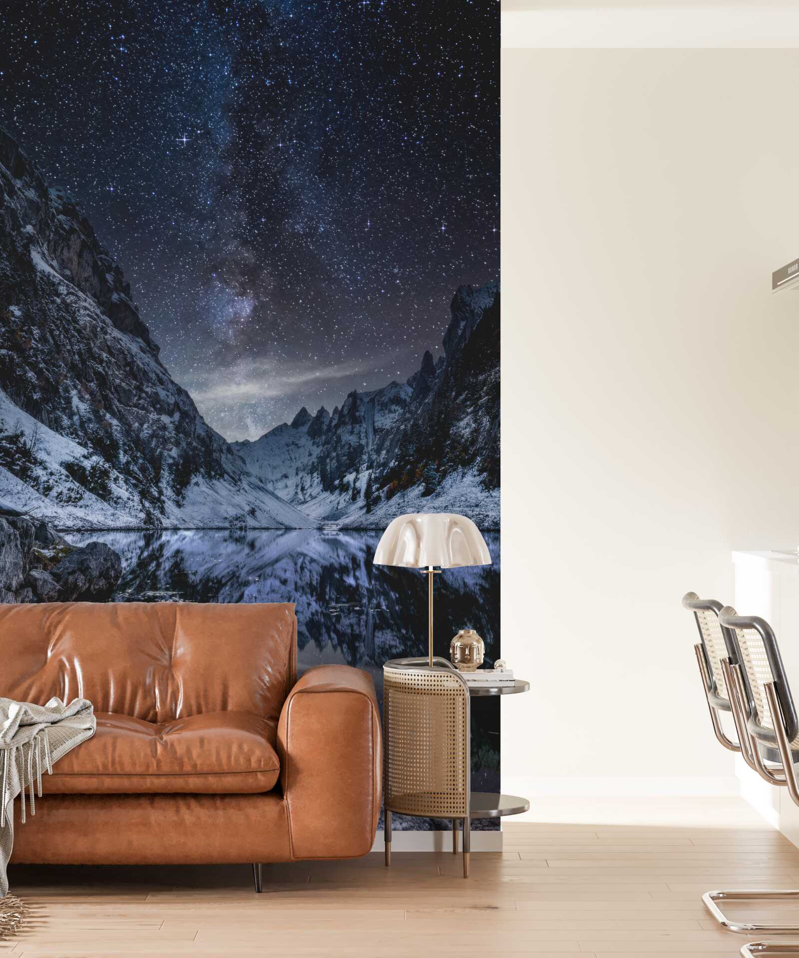 Fotobehang sterrenhemel boven de bergen en de rivier