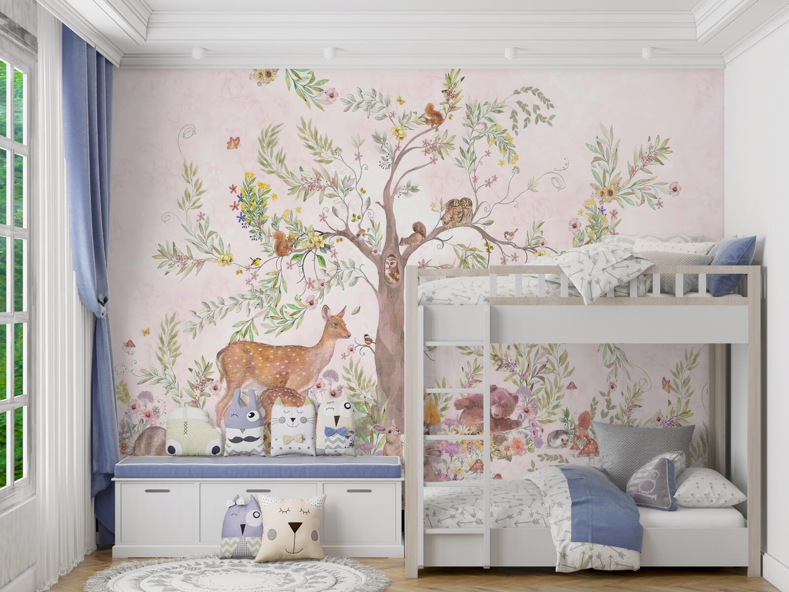 Fotobehang er zijn dieren onder de boom