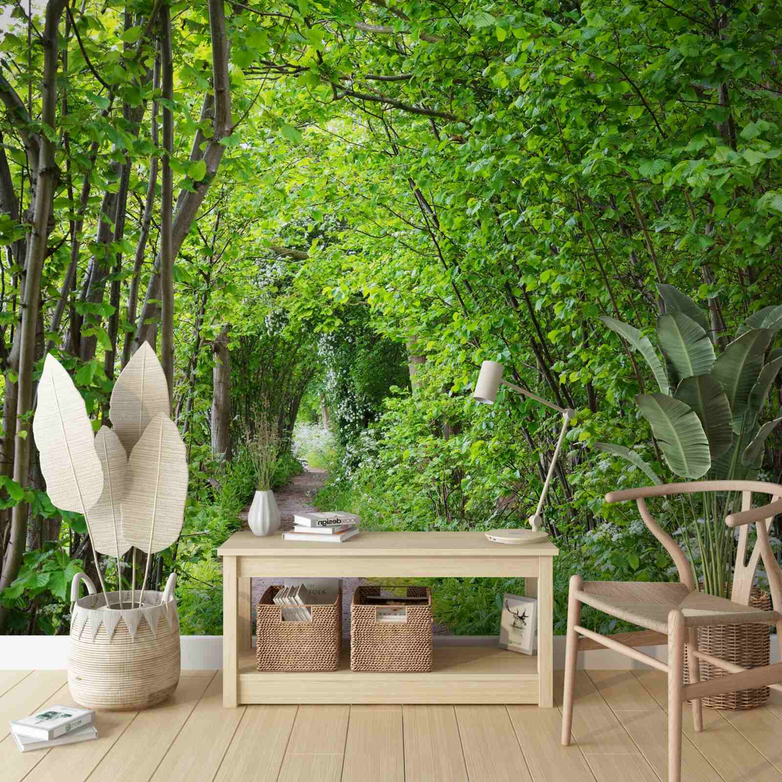 Fotobehang pad door het dichte smaragdgroene bos