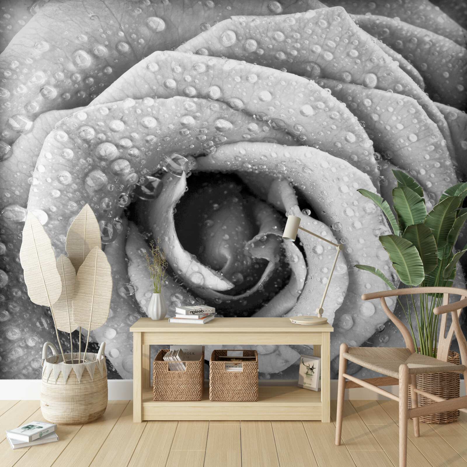 Fotobehang roos in zwart en wit met druppels