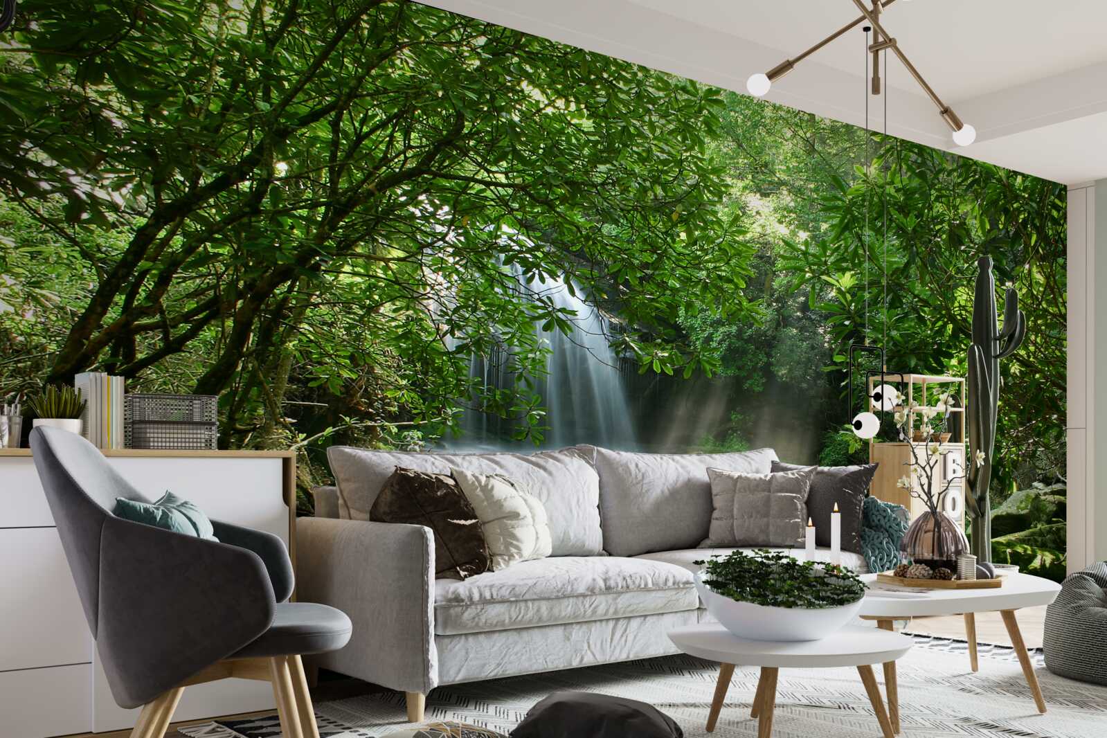 Fotobehang waterval omringd door weelderig groen en bomen