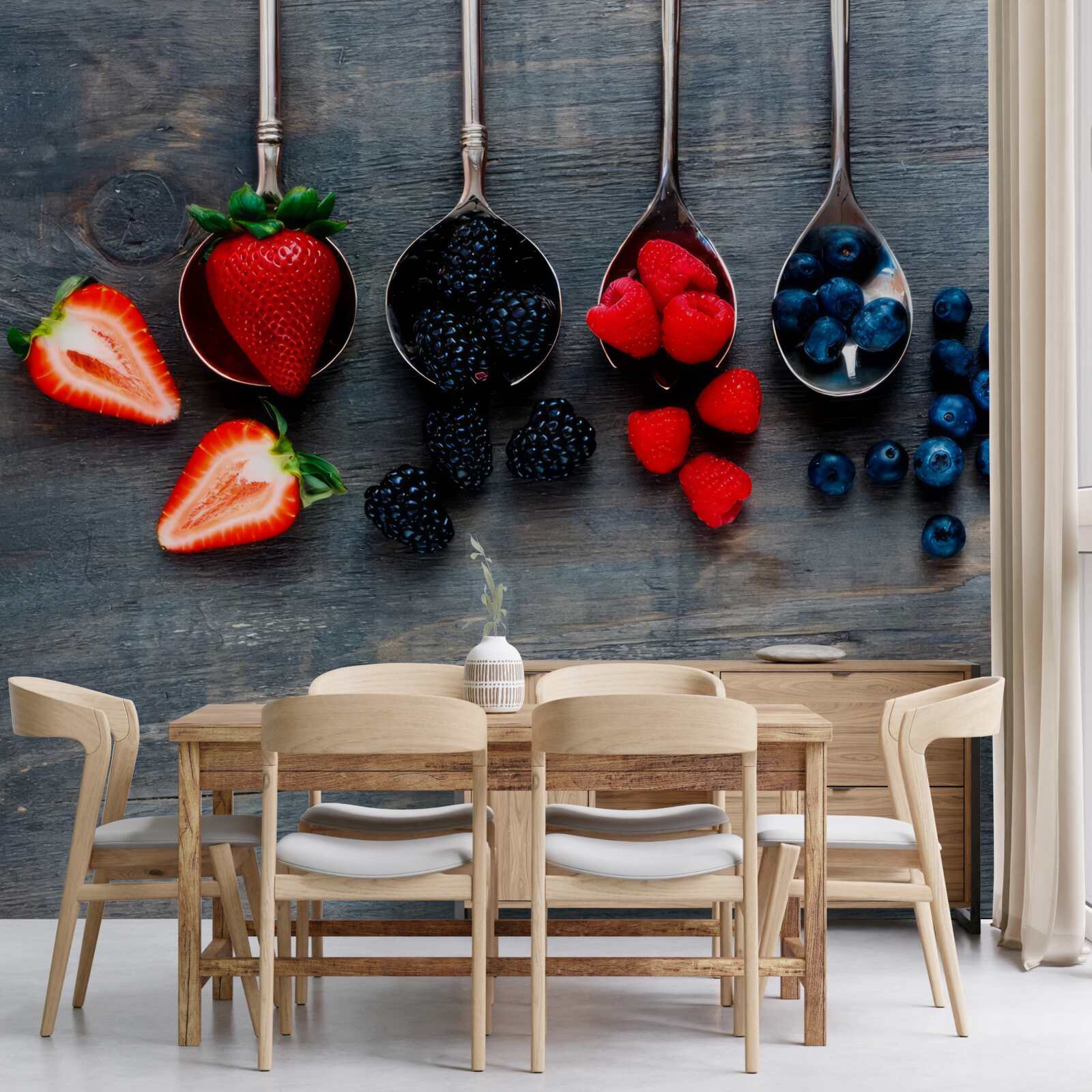 Fotobehang Lepels gevuld met bessen