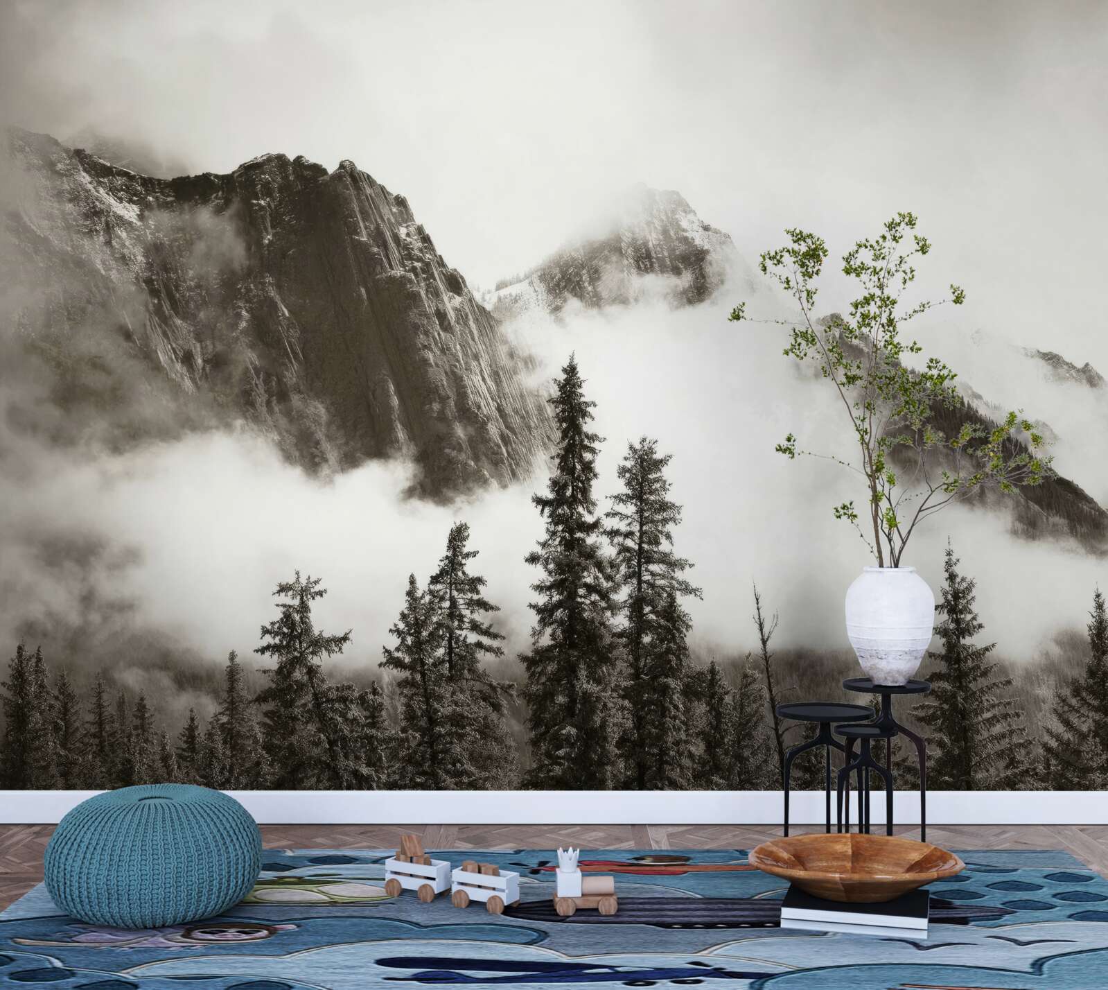 Fotobehang bergen in zwart en wit, gehuld in mist