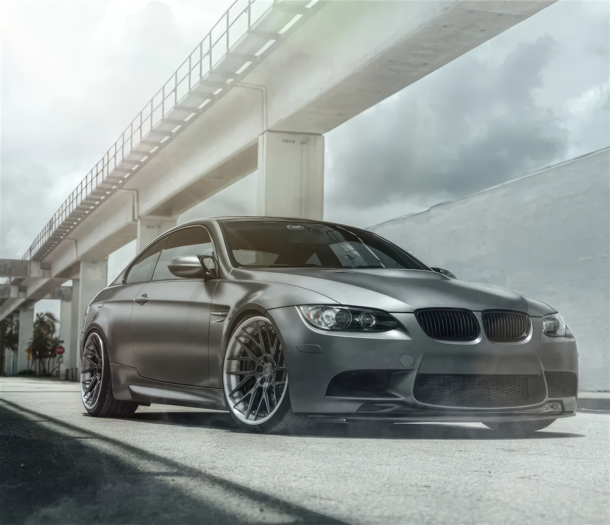 Fotobehang de auto is zwart