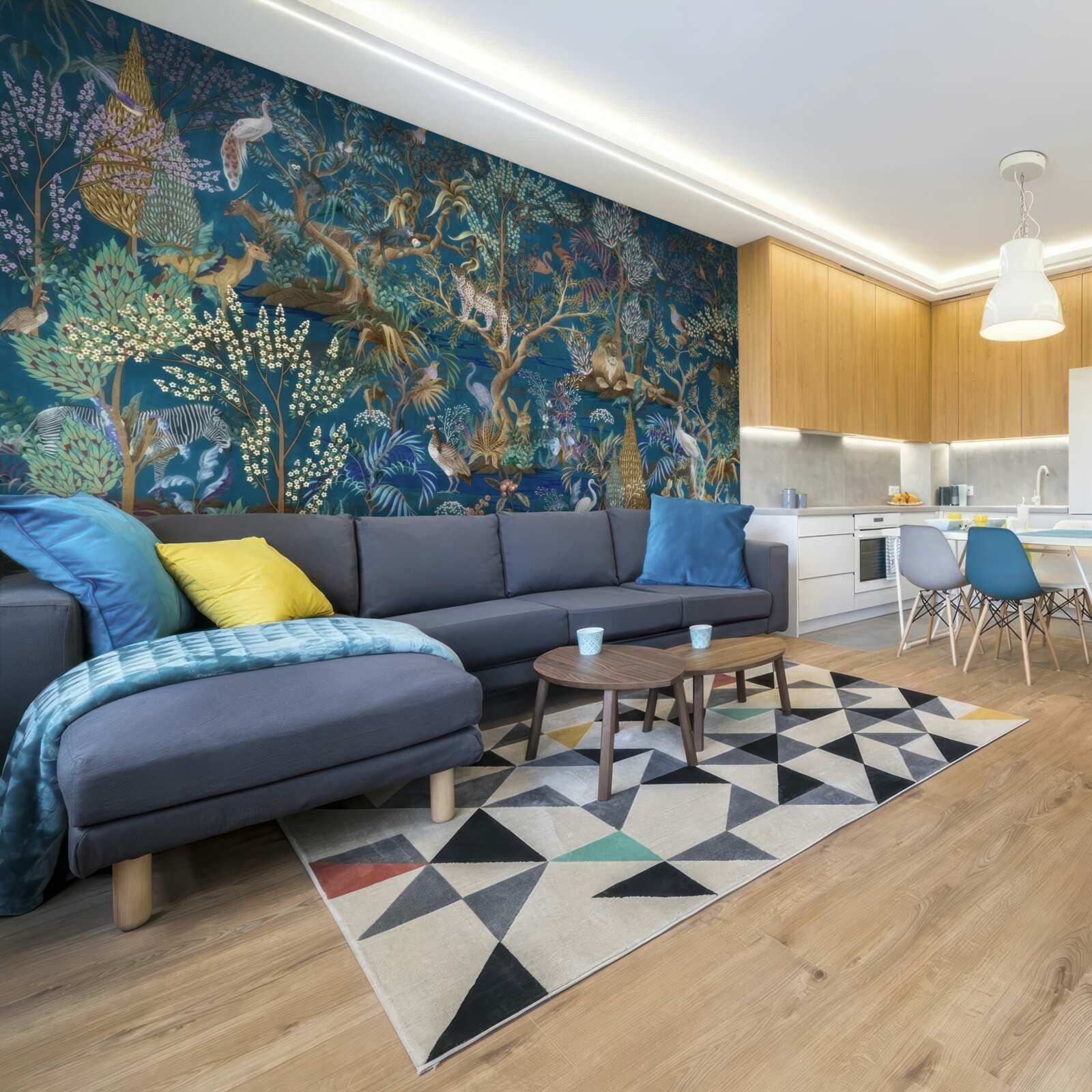 Fotobehang donkere achtergrond met afbeeldingen van planten en dieren