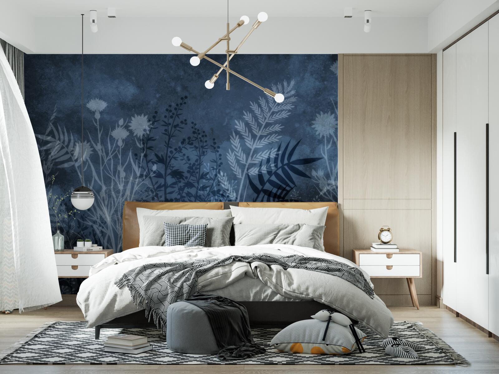 Fotobehang de nachtmaan verlicht de weide en de planten