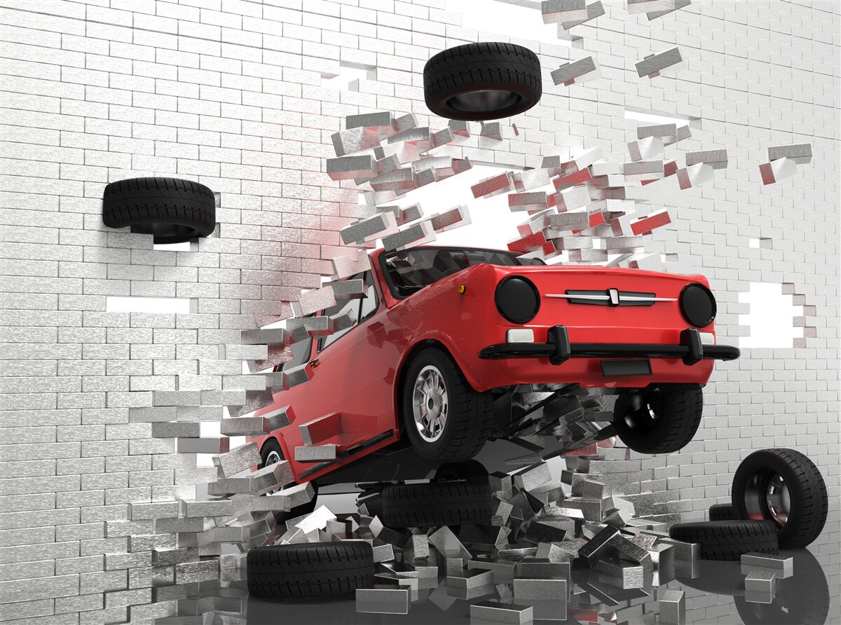 Fotobehang auto slaat door bakstenen muur