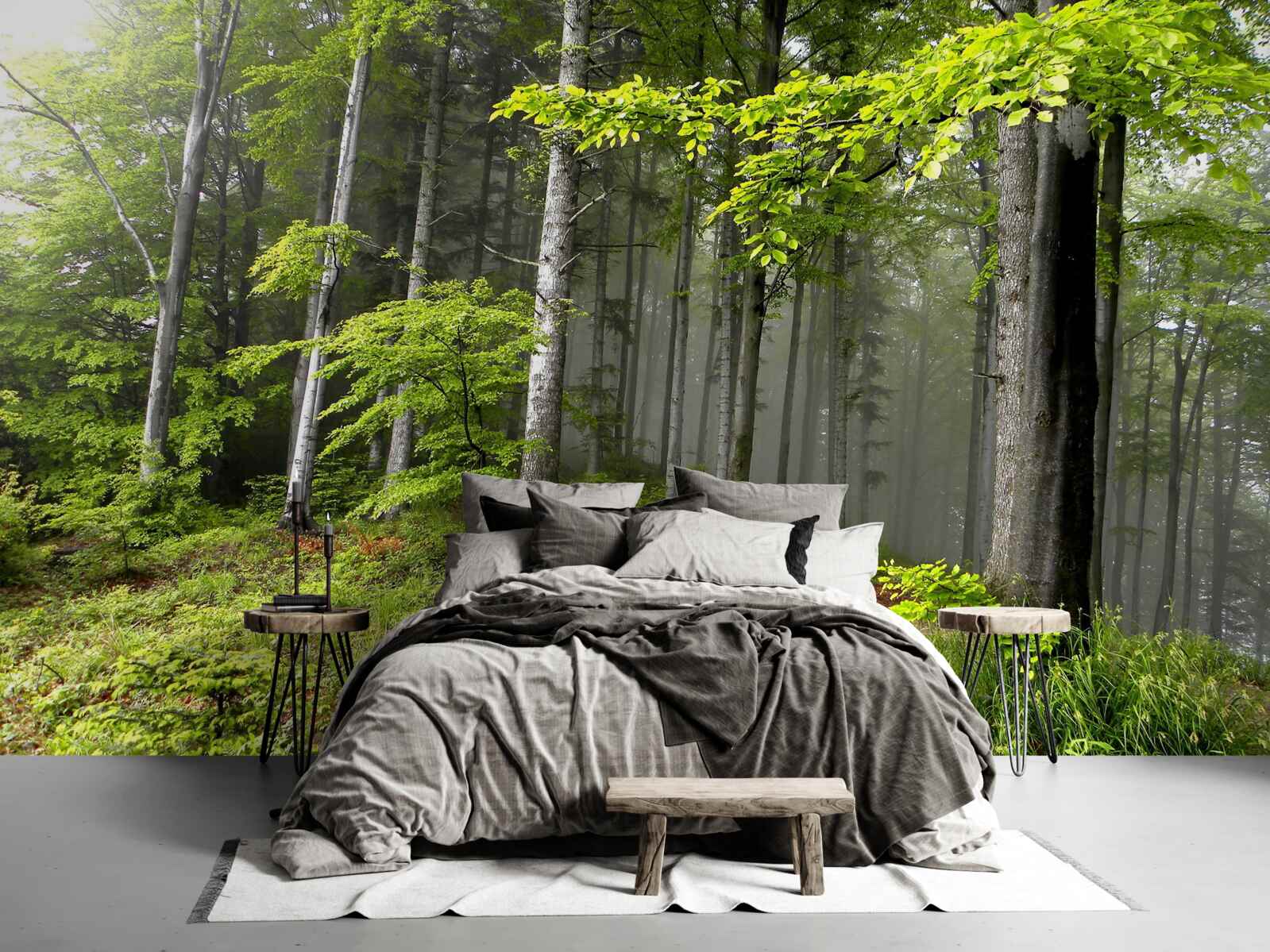 Fotobehang mistig bos met bladeren