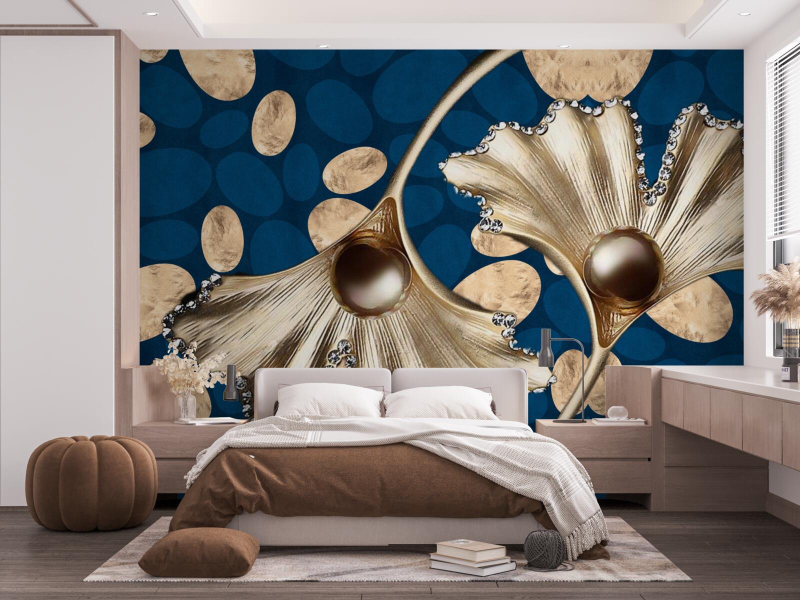 Fotobehang de blauwe achtergrond is versierd met gouden bloemen