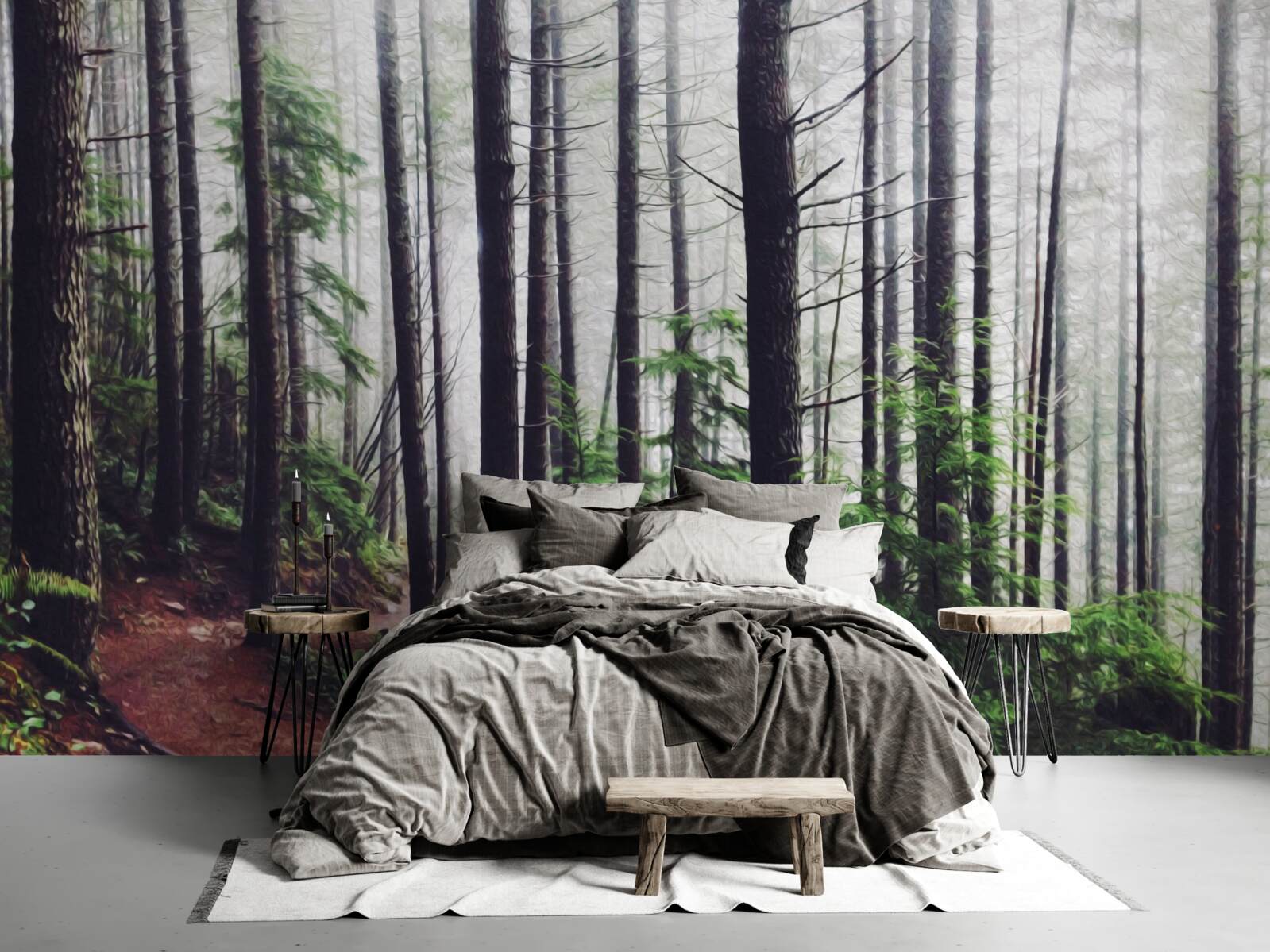 Fotobehang het mistige bos staat vol met hoge en slanke bomen